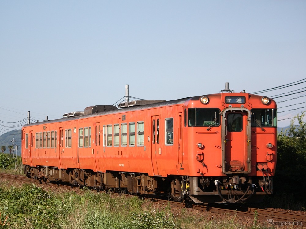 山口線で運用されているキハ40系。写真は片運転台式のキハ47形だが、当該列車は1両編成とされており、両運転台車のキハ40形であった模様。2017年6月4日。