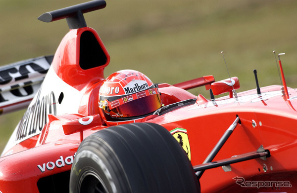 フェラーリF2002がいきなりのコースレコード