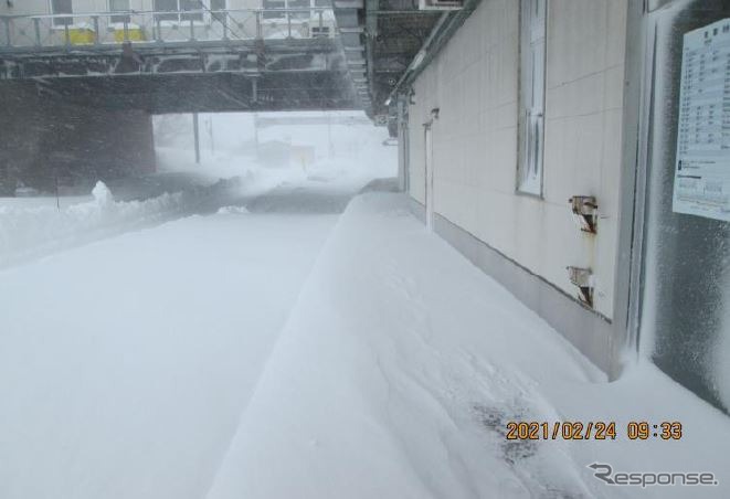 札沼線（学園都市線）石狩当別駅構内の降雪状況（2月24日9時30分時点）。