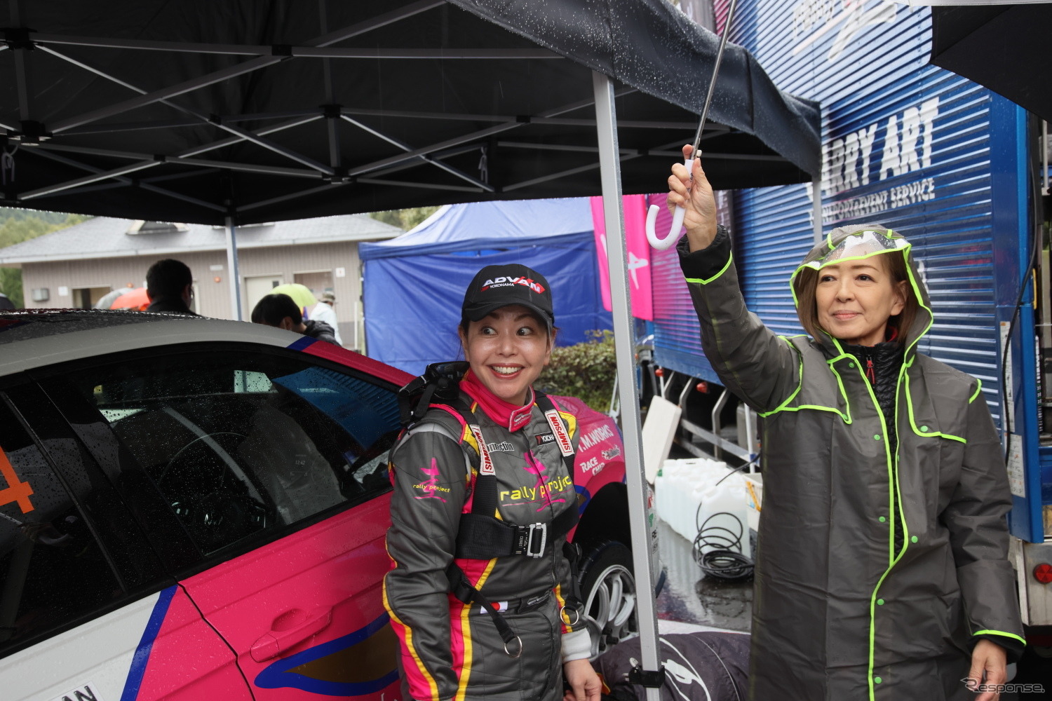 竹岡圭さん（左）と 宮村朋子さん（右）