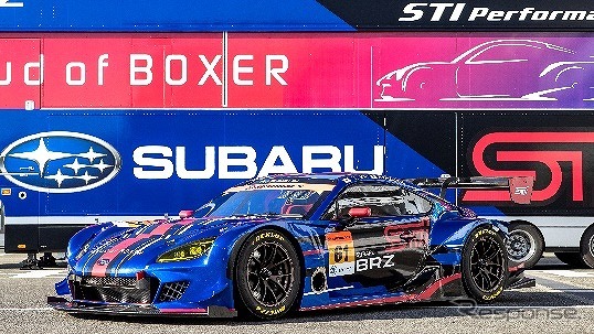 GT300クラス車両（61号車）