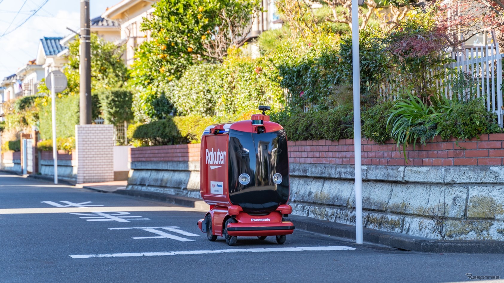 自動配送ロボットによる商品配達イメージ