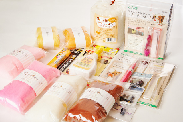 モルカーづくりの購入品 撮影：小原聡太