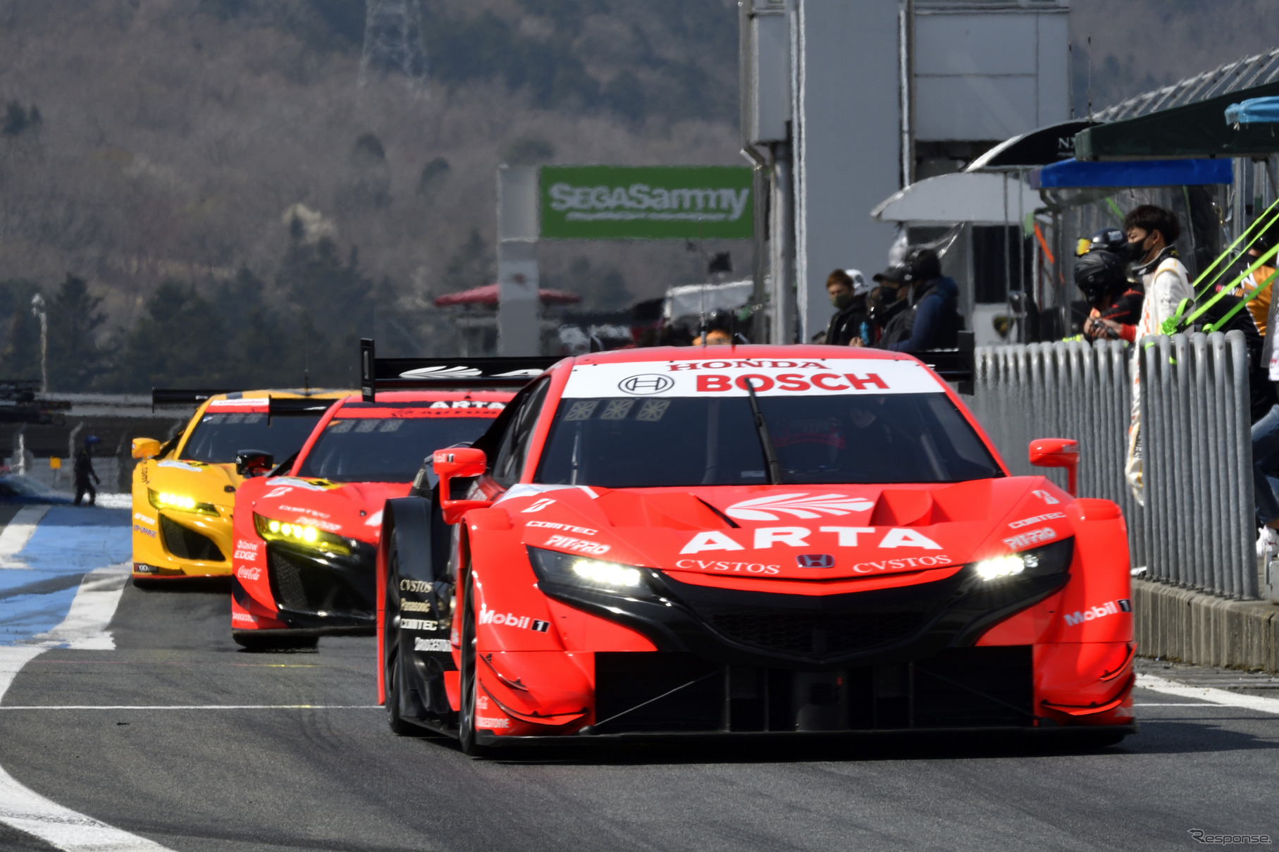 コースインするマシン