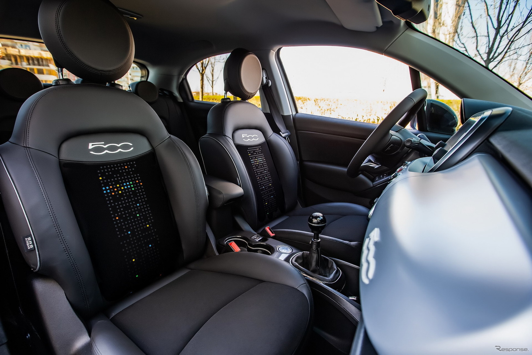 フィアット 500X の「ハイ、グーグル」仕様車