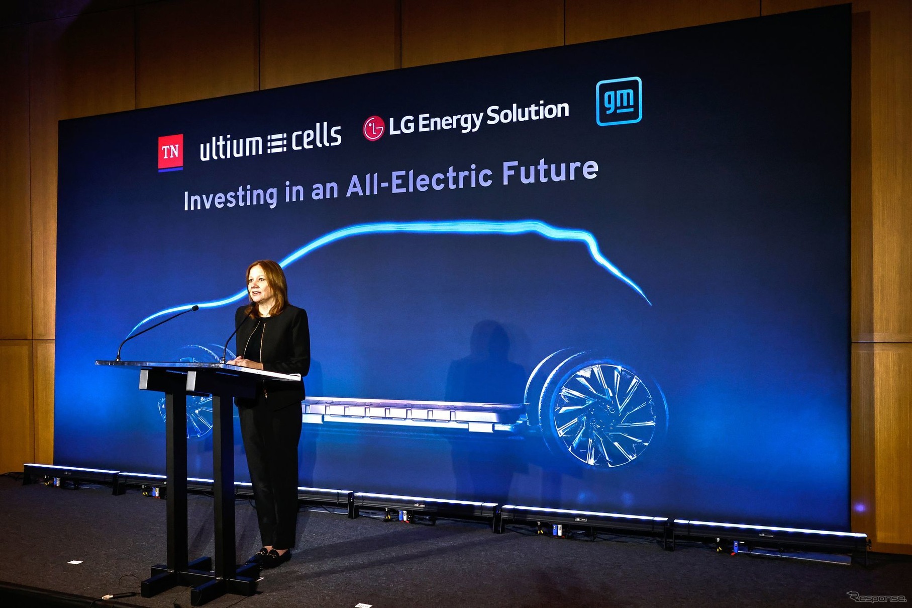 EV向けバッテリーの新工場建設を発表するGMのメアリー・バーラ会長兼CEO