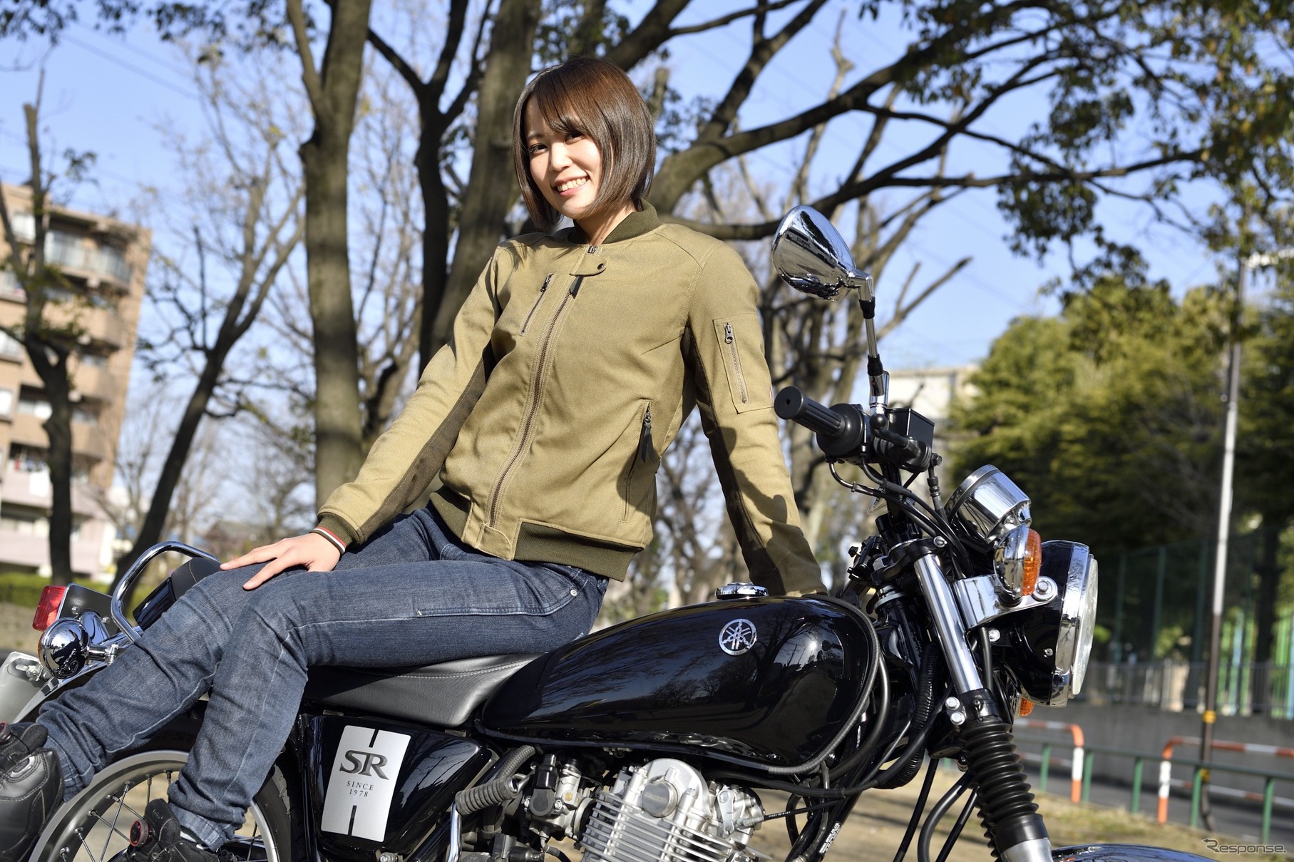 ヤマハ SR400と小鳥遊レイラさん