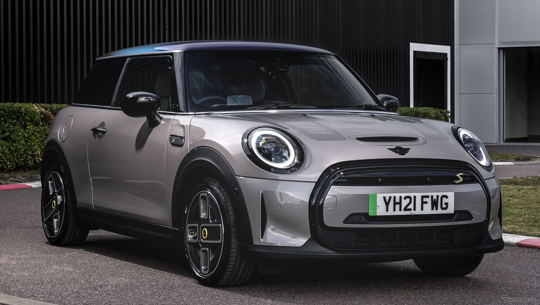 MINI ハッチバック のEV「クーパーSE」と英国オックスフォード工場