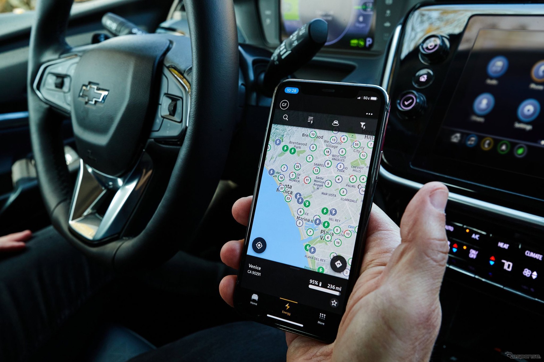 GMのシボレー・ボルト EUVと充電を支援するスマートフォンアプリ