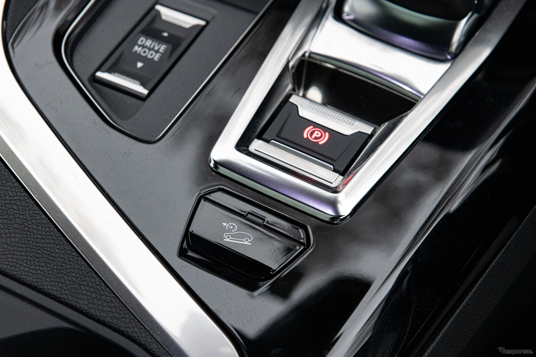 プジョー 3008 GT ハイブリッド4
