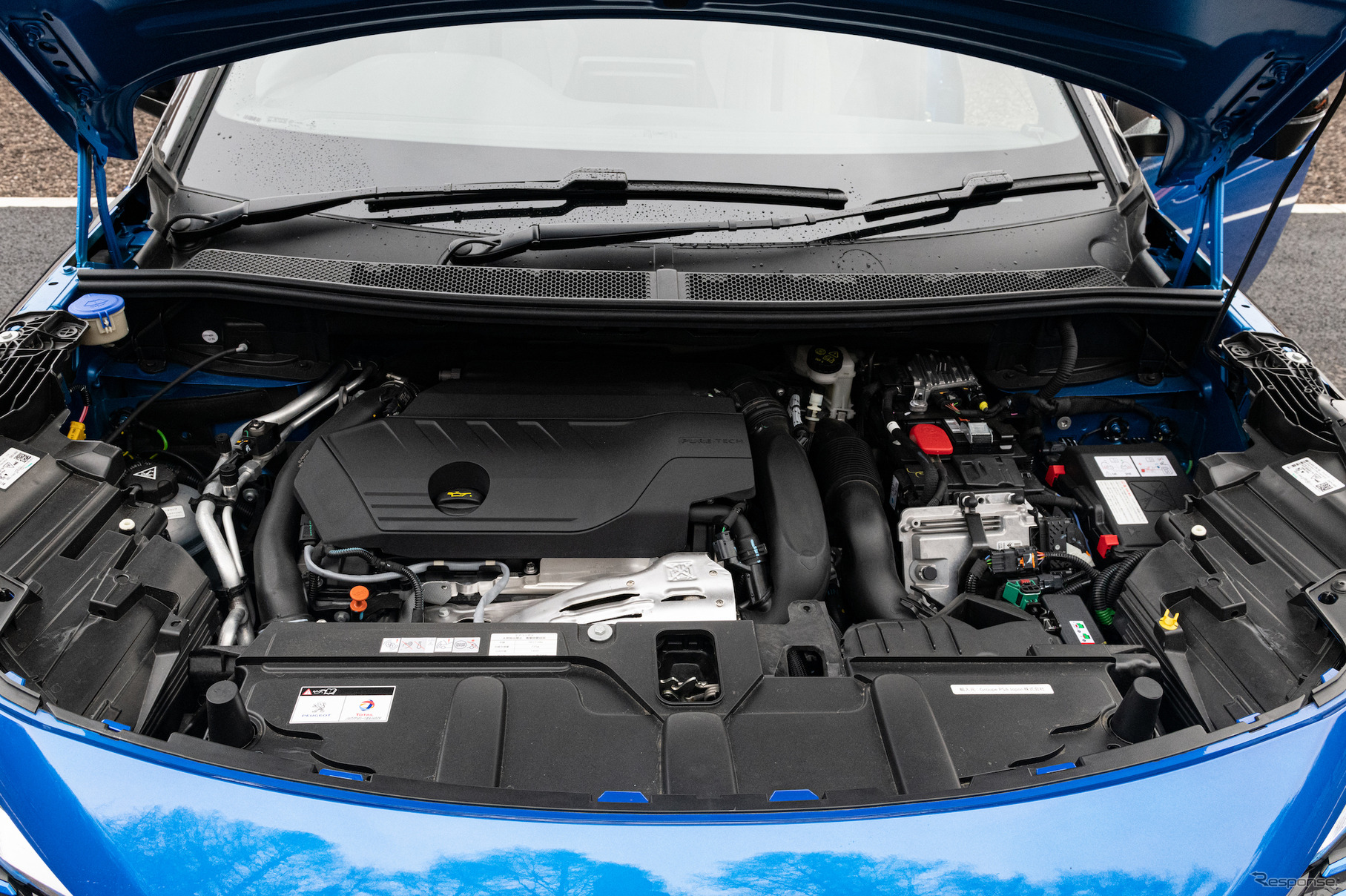 プジョー 3008 GT ハイブリッド4