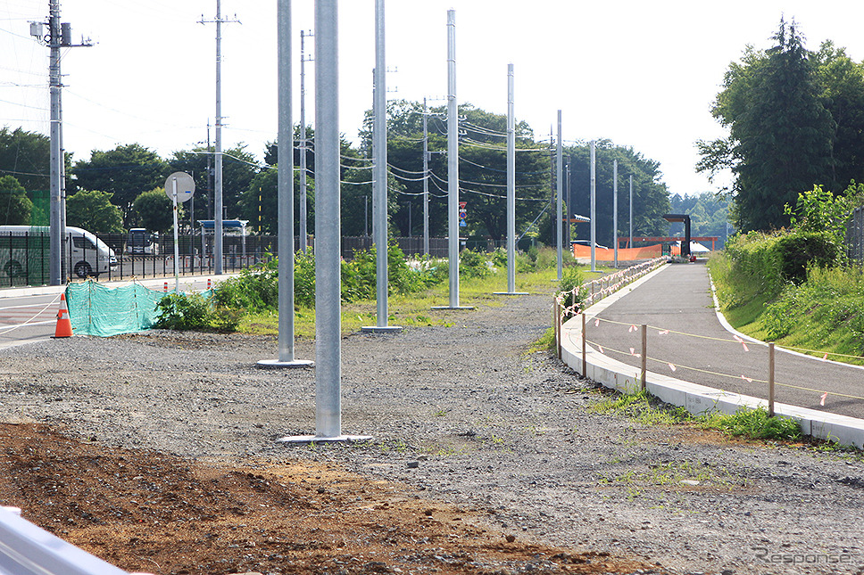 清陵高校前電停と清原地区市民センター前電停の間にできたS字カーブ