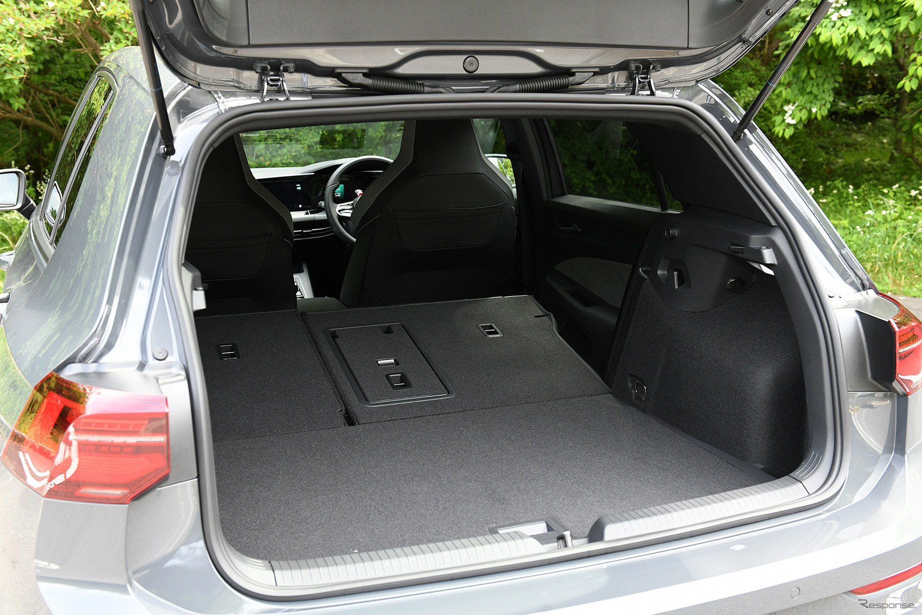 VW ゴルフ 新型（eTSI R-Line）