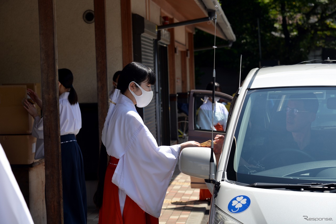 笠間稲荷神社、車の茅の輪くぐり