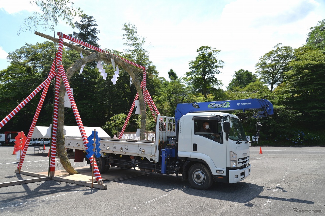 笠間稲荷神社、車の茅の輪くぐり