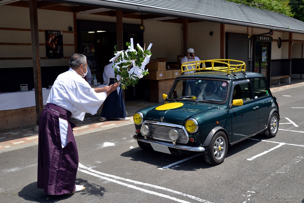 笠間稲荷神社、車の茅の輪くぐり