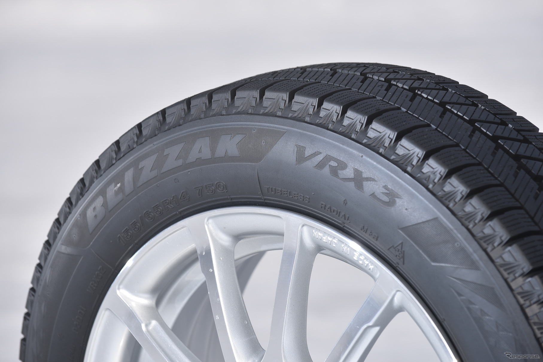 ブリヂストン BLIZZZAK VRX3（155/65R14）