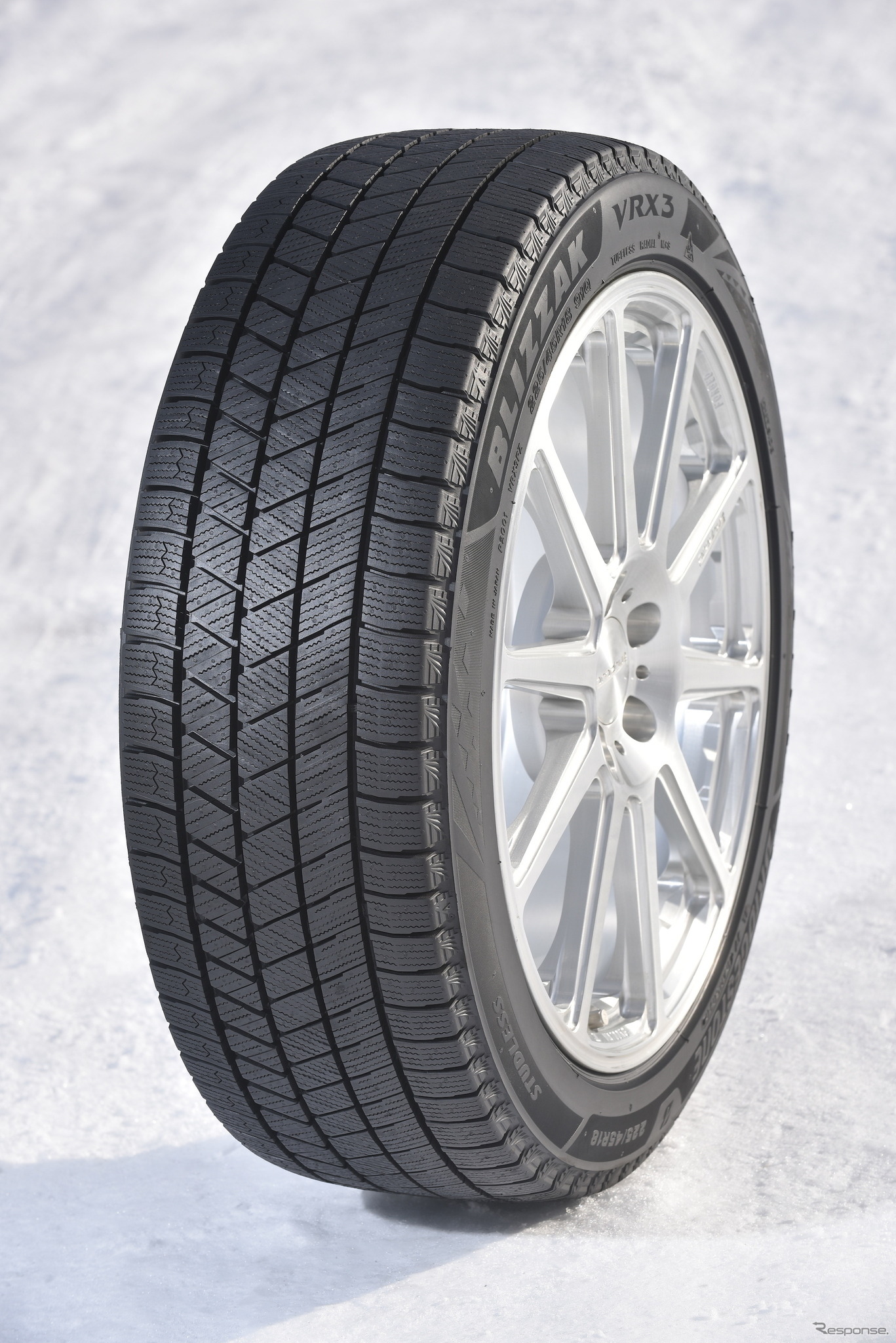 ブリヂストン BLIZZZAK VRX3（225/45R18）