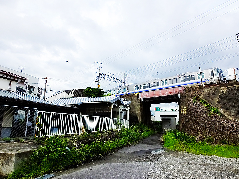 紀伊中ノ島駅の和歌山線旧線跡