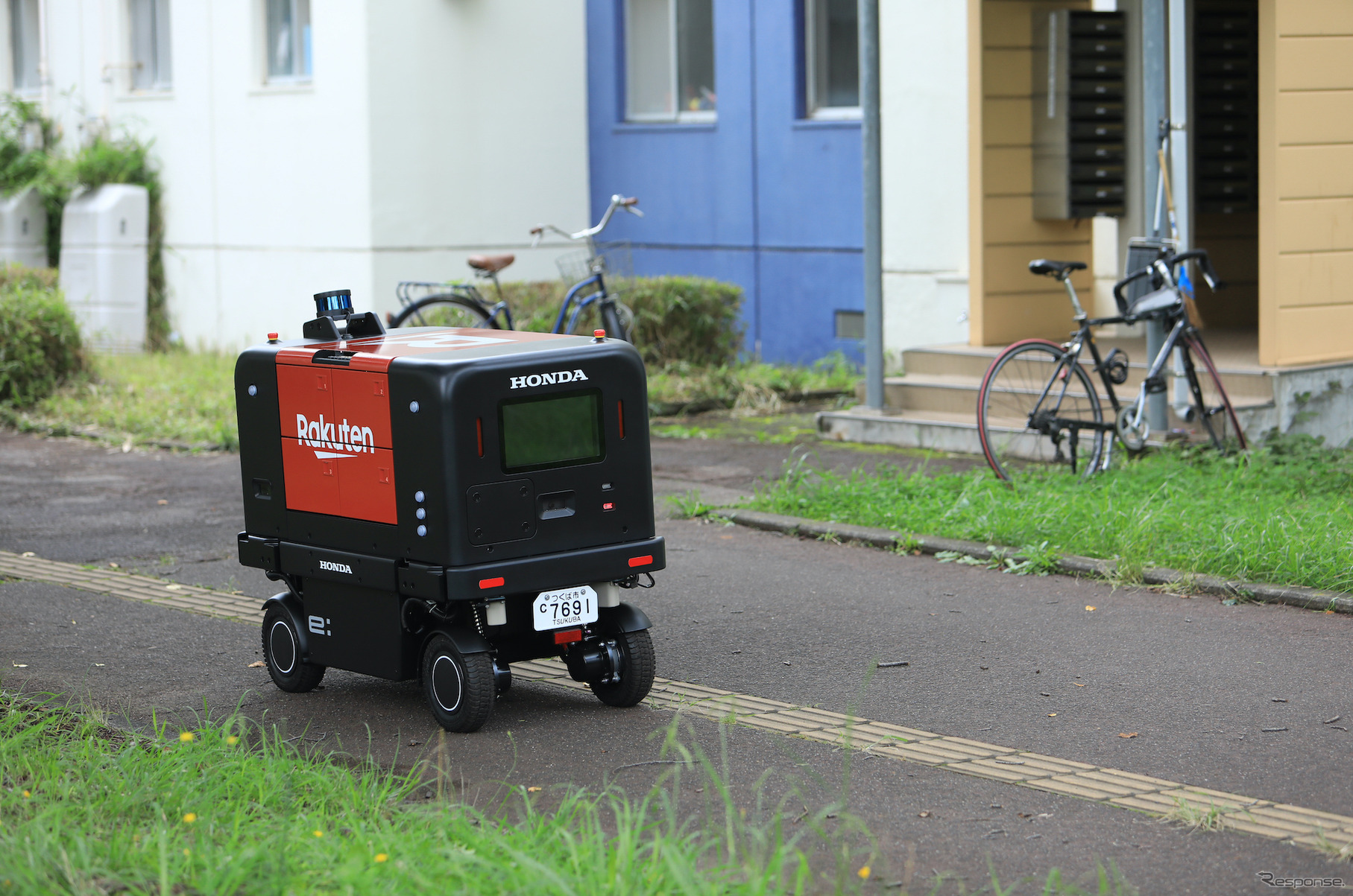 ホンダと楽天が自動配送ロボットの走行実証実験