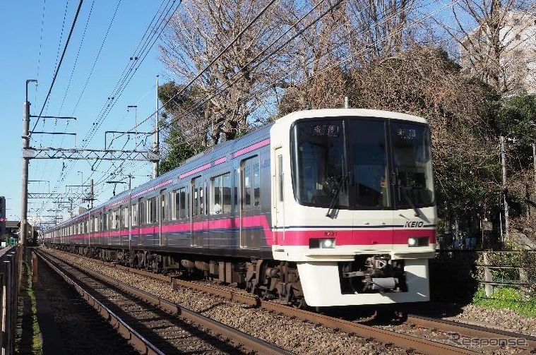 日中の各駅停車を活用する京王の農産物輸送。