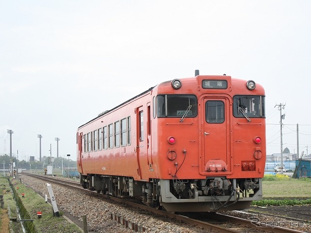 北陸エリアの城端線では全列車がワンマン化される。