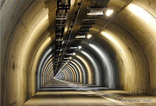 関越トンネル 避難坑