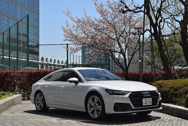 アウディ A7