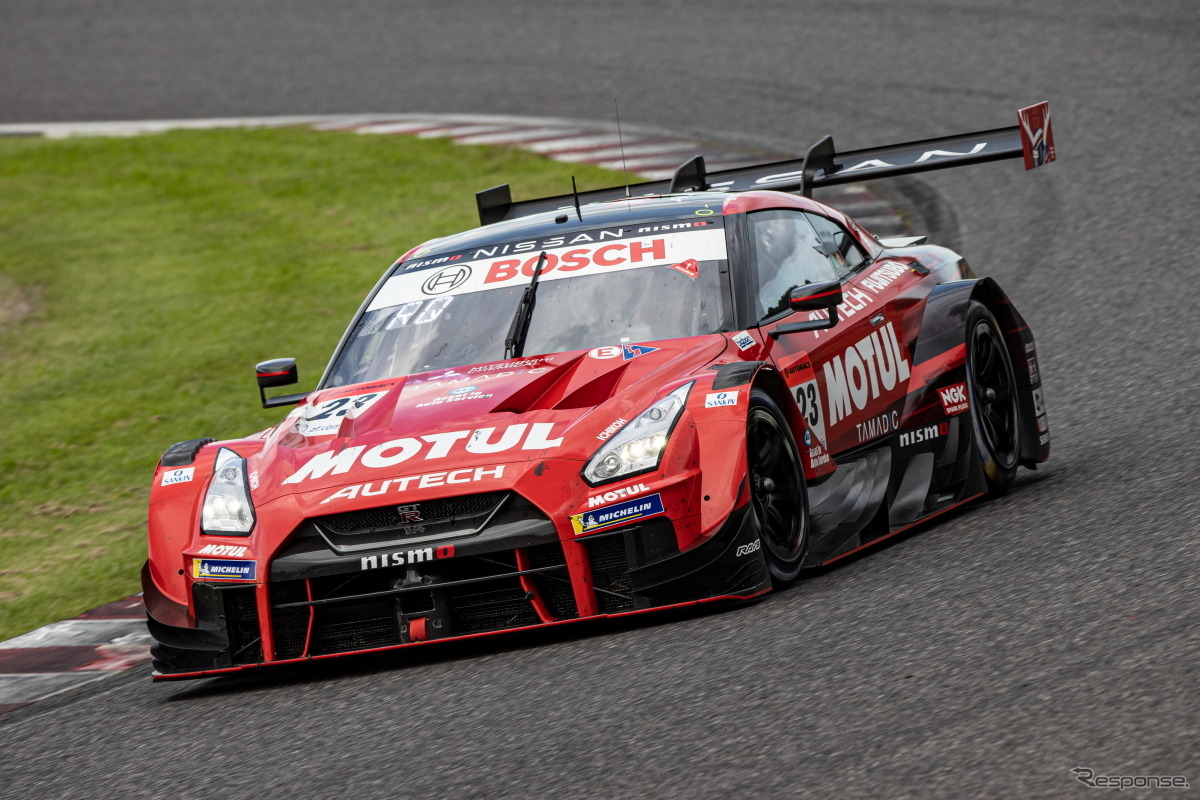 GT500クラスで優勝した#23 MOTUL AUTECH GT-R（松田次生／ロニー・クインタレッリ）