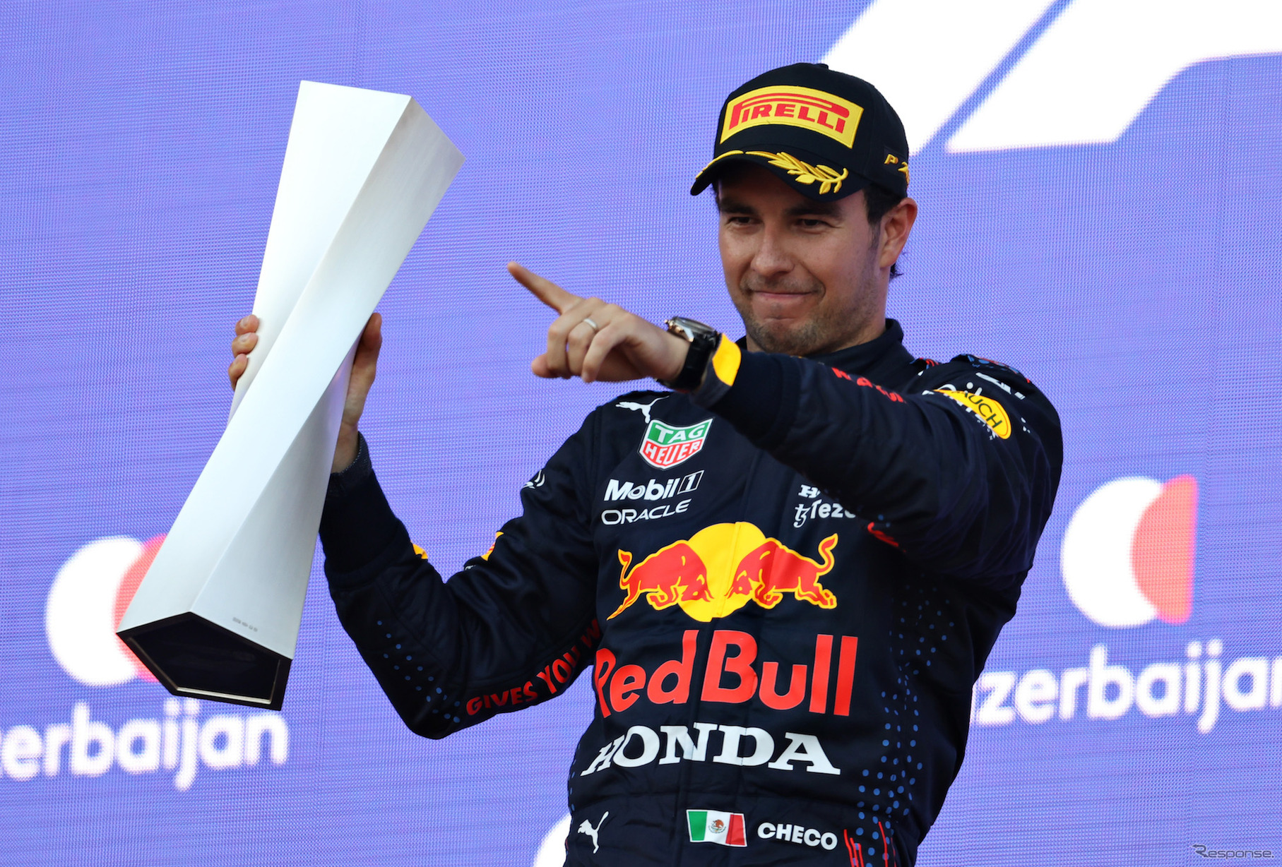 来季もレッドブルで戦うことが決まった“CHECO”ことセルジオ・ペレス（今季アゼルバイジャンGP優勝時）。