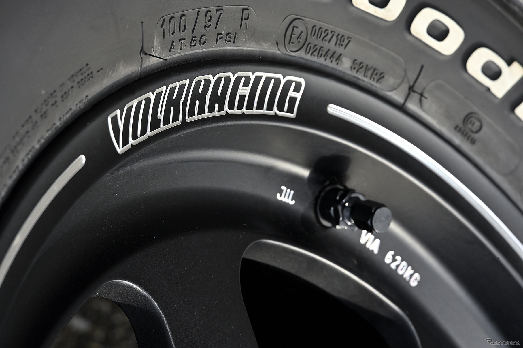 レイズ【VOLK RACING TE37XT for J】推奨サイズ：16×6.0J Inset -5 5H-139.7／カラー：ブラストブラック（BC)／タイヤサイズ：215/70R16