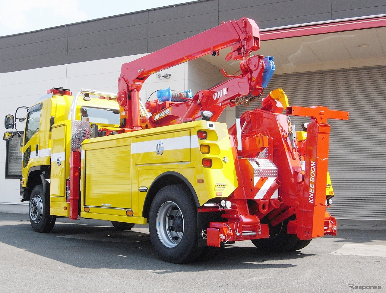 道路啓開用4輪駆動レッカー車