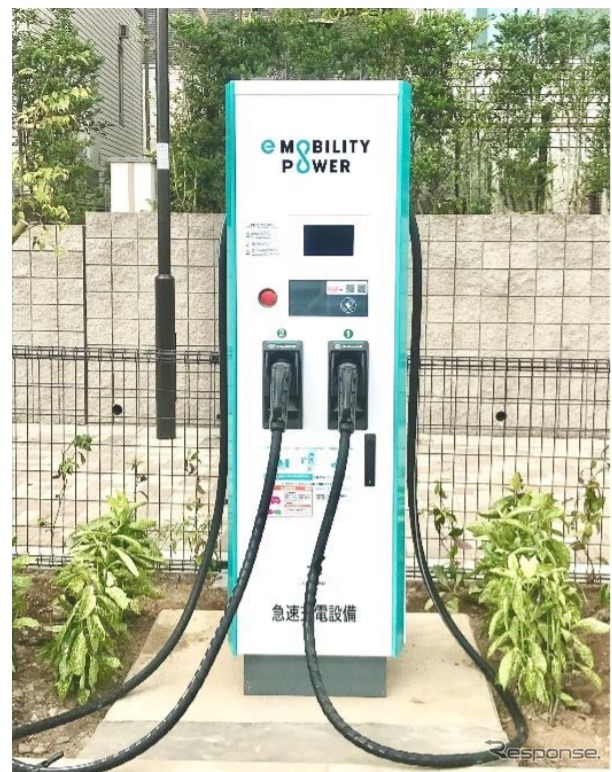 EV2台を同時充電できるCHAdeMO規格120kW級充電器