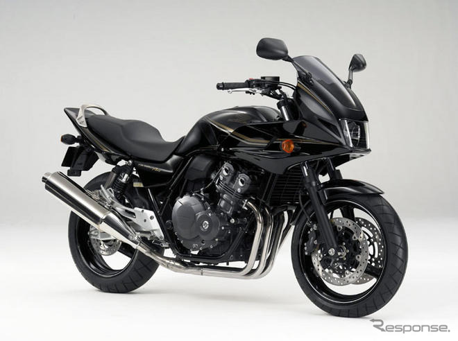 ホンダ CB400SUPER FOUR と CB400 SUPER BOL D'OR に特別カラーの限定車