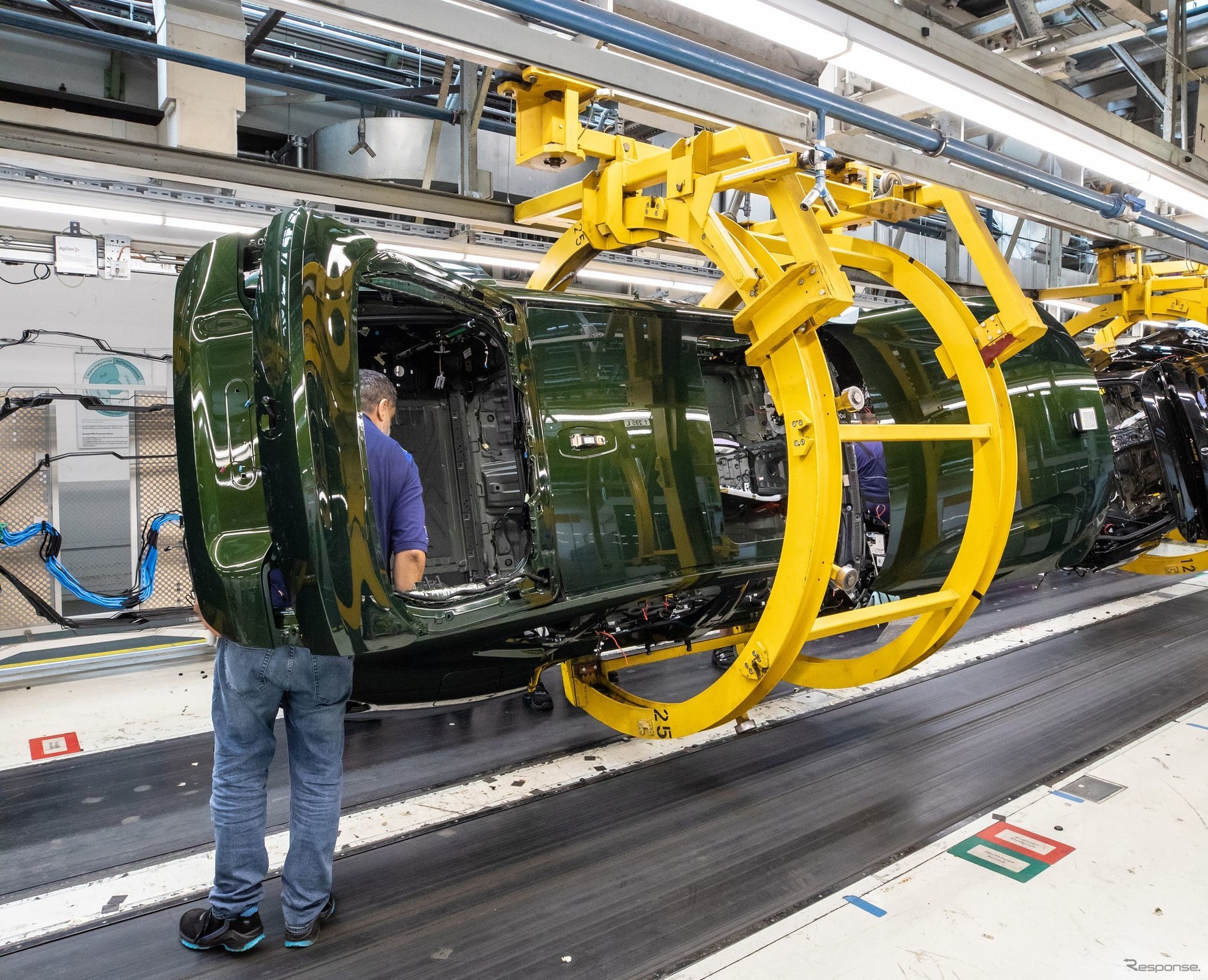 BMWグループのドイツ・ミュンヘン工場で生産が開始されたBMW i4 M50