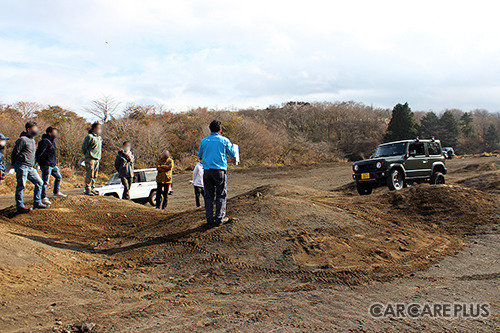 ジムニーを傷つけず、荒れ地を楽しむ基本テクニックを学ぶ「オフロード走行講習会」ジムニー秘密基地