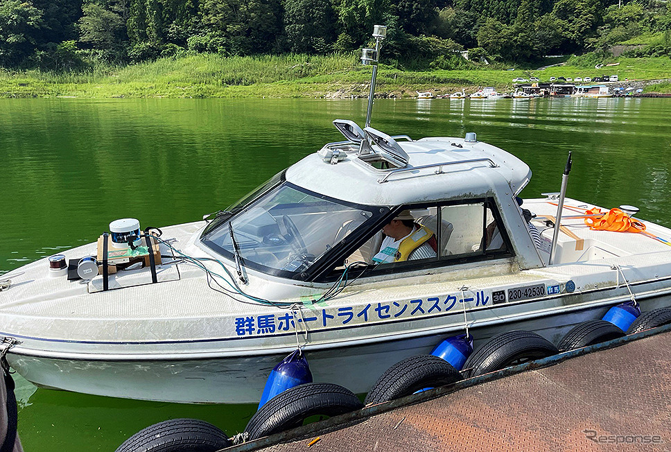 埼玉工業大学の自動運転AIシステムを搭載した小型ボート