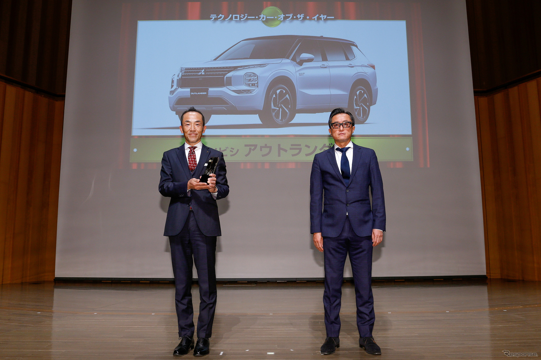 アウトランダーPHEVはテクノロジー・カー・オブ・ザ・イヤーに選出された（日本カーオブザイヤー表彰式）
