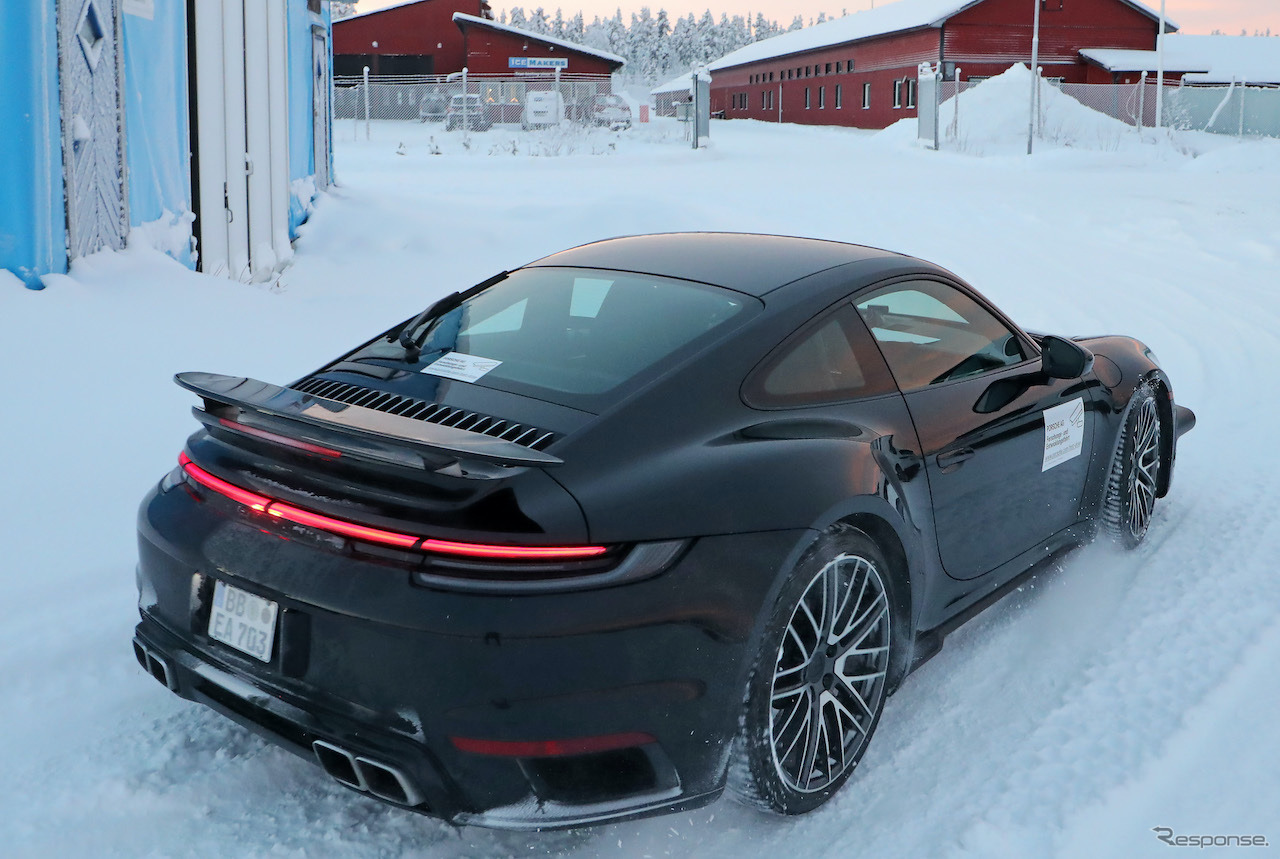 ポルシェ 911ターボ 改良新型プロトタイプ（スクープ写真）