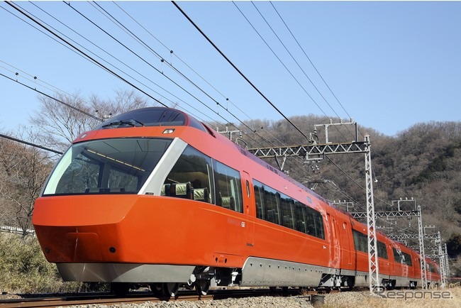 2022年3月改正後は定期列車唯一の展望席付き特急ロマンスカーとなる70000形GSE車。ただし、箱根方面への運用は大幅に減らされ、平日は『スーパーはこね』を含み15本減、土休日は12本減となる。