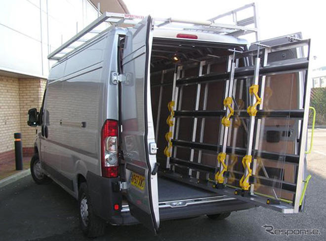 世界のはたらくじどうしゃ写真蔵…勤労感謝の日　しあわせデリバリー