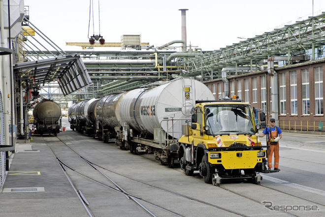 世界のはたらくじどうしゃ写真蔵…勤労感謝の日　力持ちのカーゴ