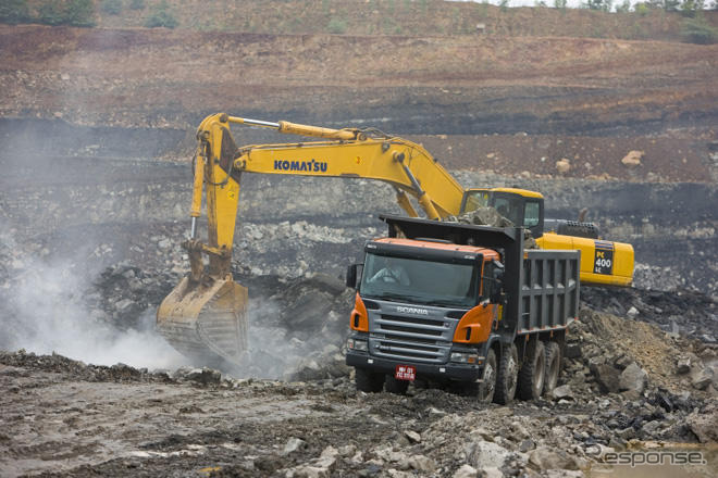 世界のはたらくじどうしゃ写真蔵…勤労感謝の日　力持ちのカーゴ