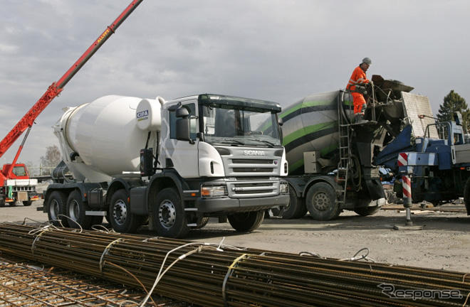 世界のはたらくじどうしゃ写真蔵…勤労感謝の日　力持ちのカーゴ