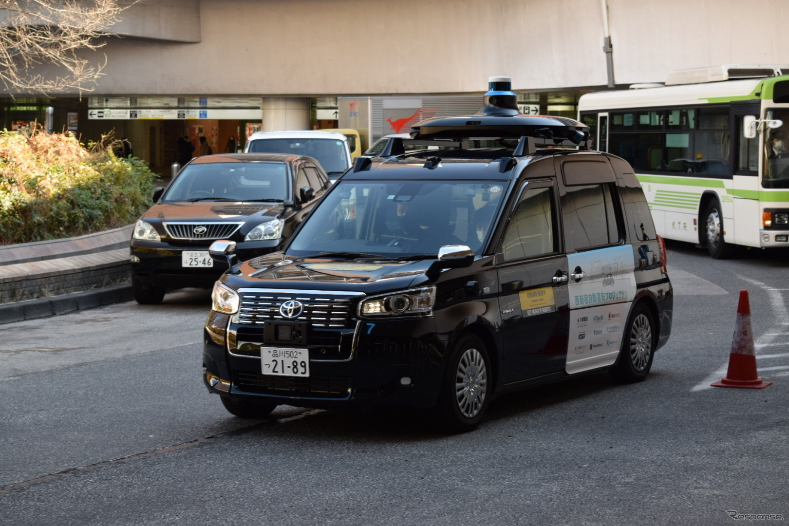 東京・西新宿エリアで進められている自動運転サービスの事象実験の様子