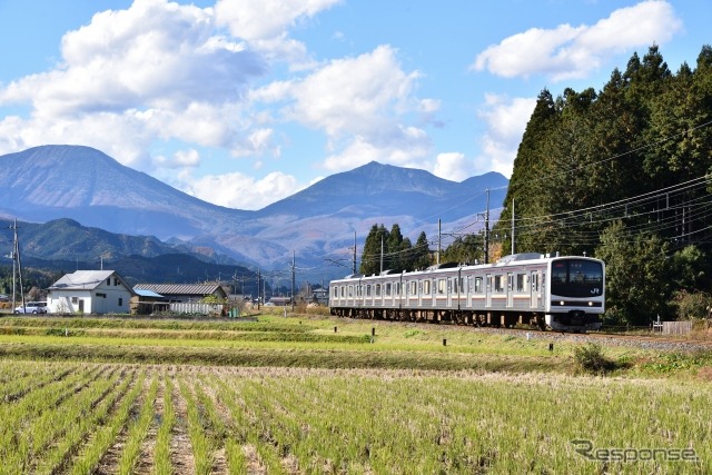 日光線向けとしてレトロデザインとなった205系600番台。