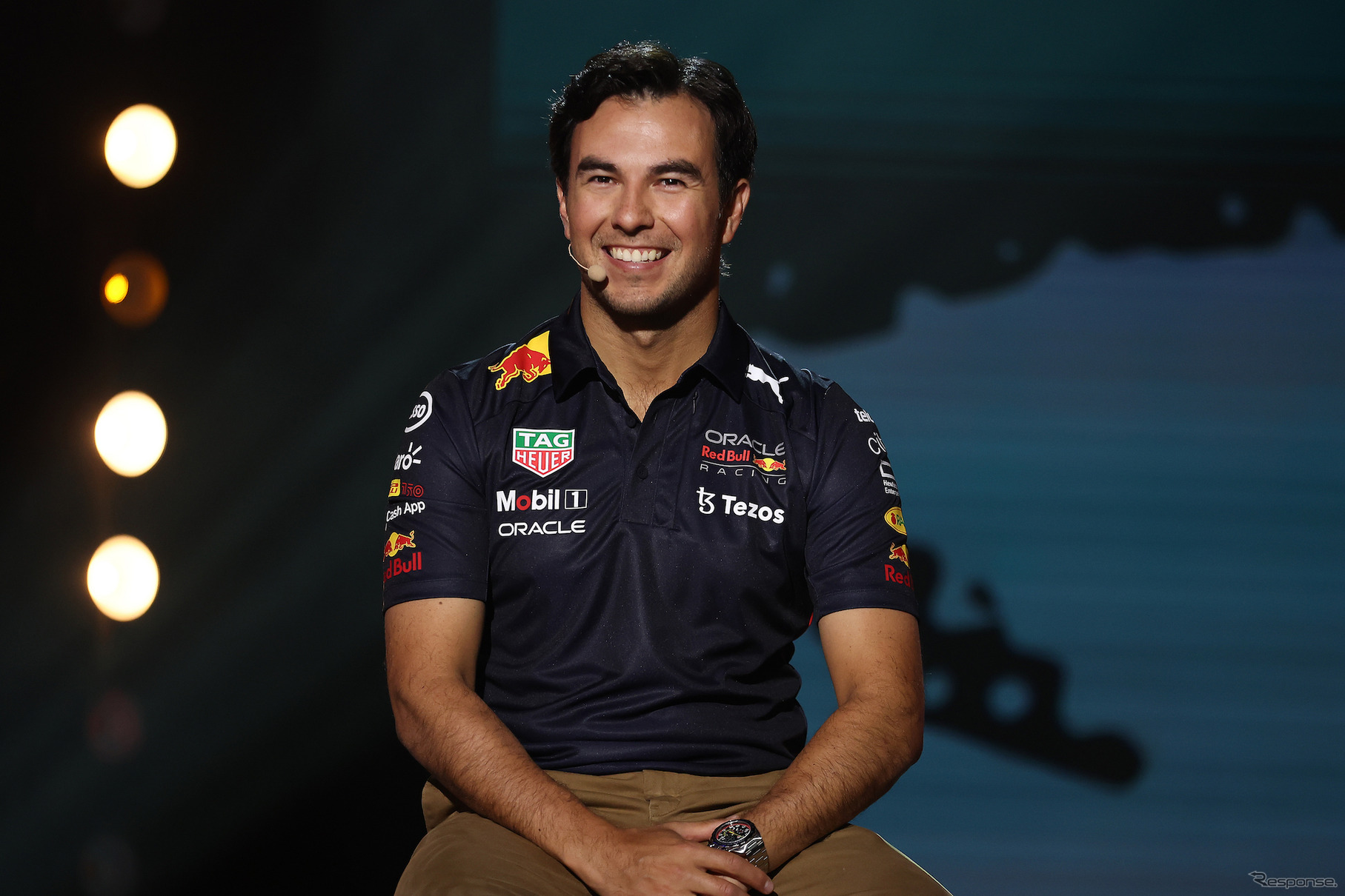 笑顔を見せるセルジオ・ペレス。レッドブル加入初年度の昨季は、随所で光るチームプレーを演じた。