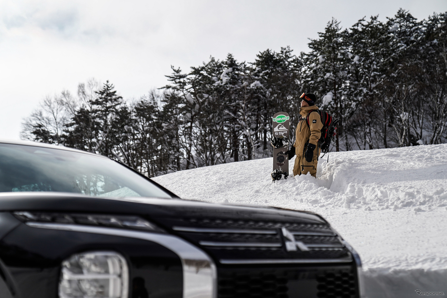 三菱 アウトランダー PHEV 新型とプロスノーボーダー石川敦士さん