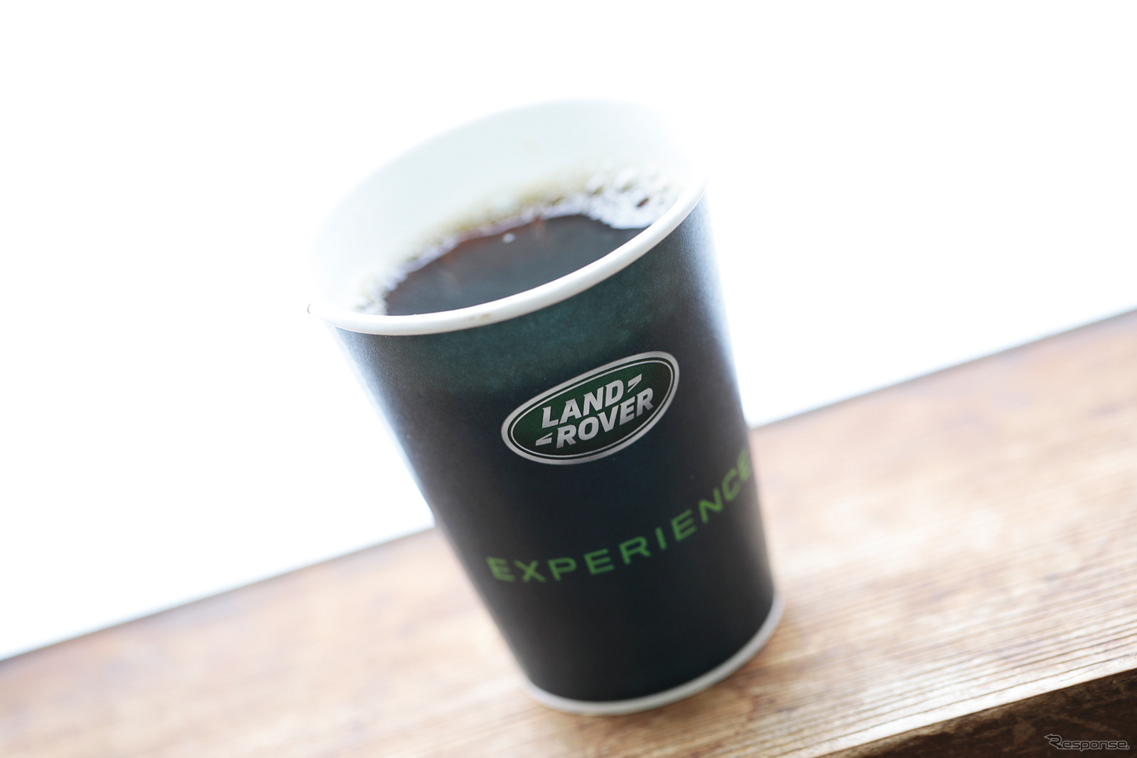 ホットコーヒーはランドローバーカップで提供される