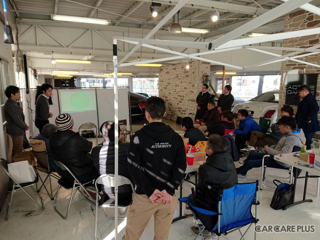 定期的に勉強会が行われる